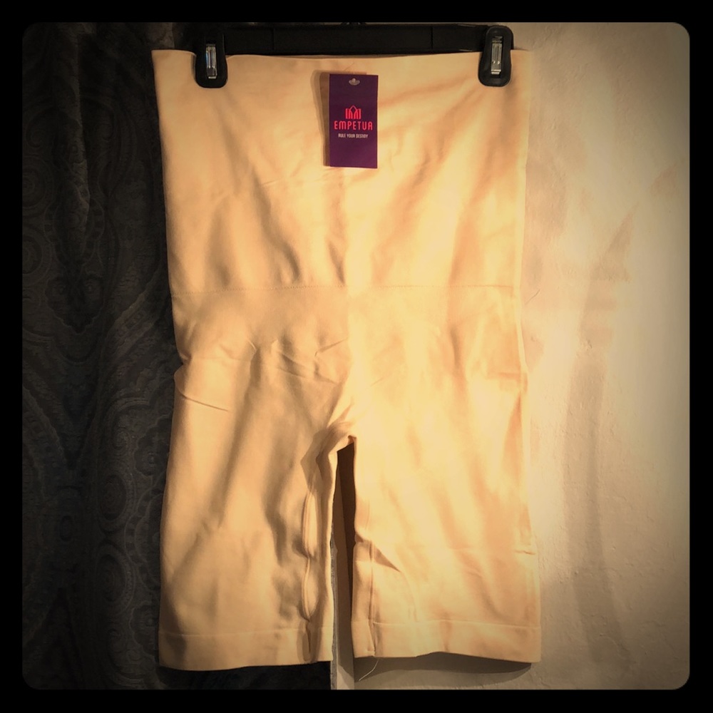 *New* high waisted shaper short
